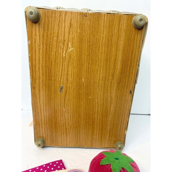 Vintage Tapestry Fabric Cushion Covered Sewing Box Basket w Handle And  Goodies - Picture 16 of 16
